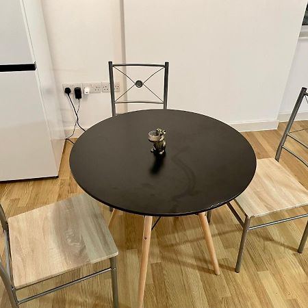 King Dems Home ダグナム エクステリア 写真